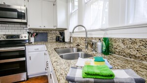 豪華獨棟房屋 | 私人廚房 | 咖啡機/沖茶器、大型冰箱、微波爐、烤箱