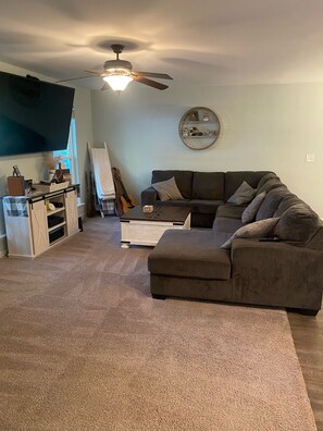 TV - Masters Rental: Cheerful-3 Bedroom Home-Large Backyard (north augusta)