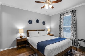 4 bedrooms, desk, iron/ironing board, travel crib