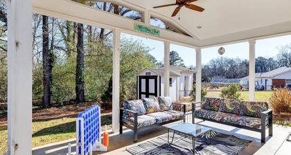 Fenced Yard * Pet Friendly * Covered Patio