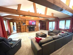 Smart TV, fireplace, DVD player, books