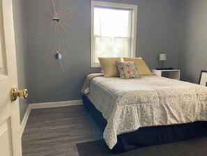 2 bedrooms, desk, iron/ironing board, free WiFi