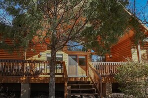 Exterior detail - Exclusive Resort Cabin with Lake Views in the Gated Shores at Rainbow Lake (Pinetop-Lakeside)