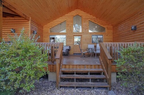 Exclusive Resort Cabin with Lake Views in the Gated Shores at Rainbow Lake