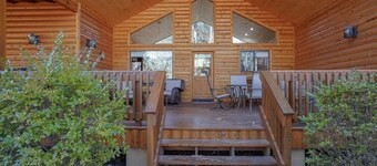 Exclusive Resort Cabin with Lake Views in the Gated Shores at Rainbow Lake