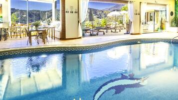 Habitació superior, balcó, vistes a la muntanya | Roba de llit d'alta qualitat i decoració individual