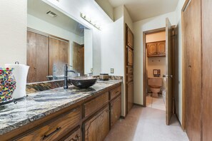 Combined shower/bathtub