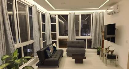 Suite few steps from beach family friendly WiFi