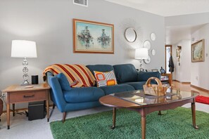 Smart TV, DVD player, books, video library - Perfect Arizona Mountain Retreat (Payson)