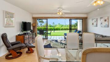 Condo, 2 Bedrooms | In-room dining