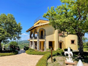 المنشأة من الخارج