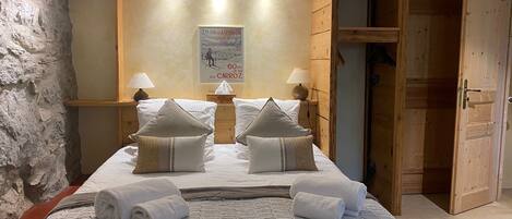 5 habitaciones, wifi gratis y ropa de cama