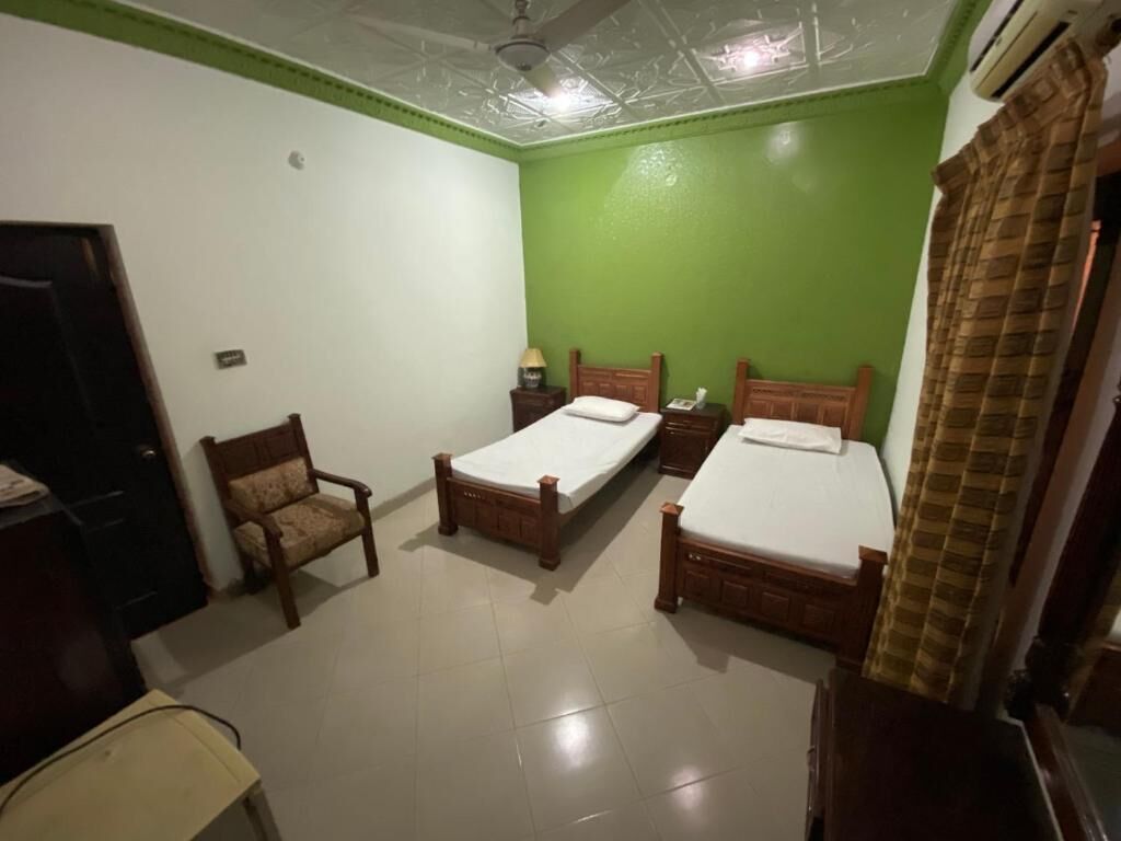 iron/ironing board, free wifi