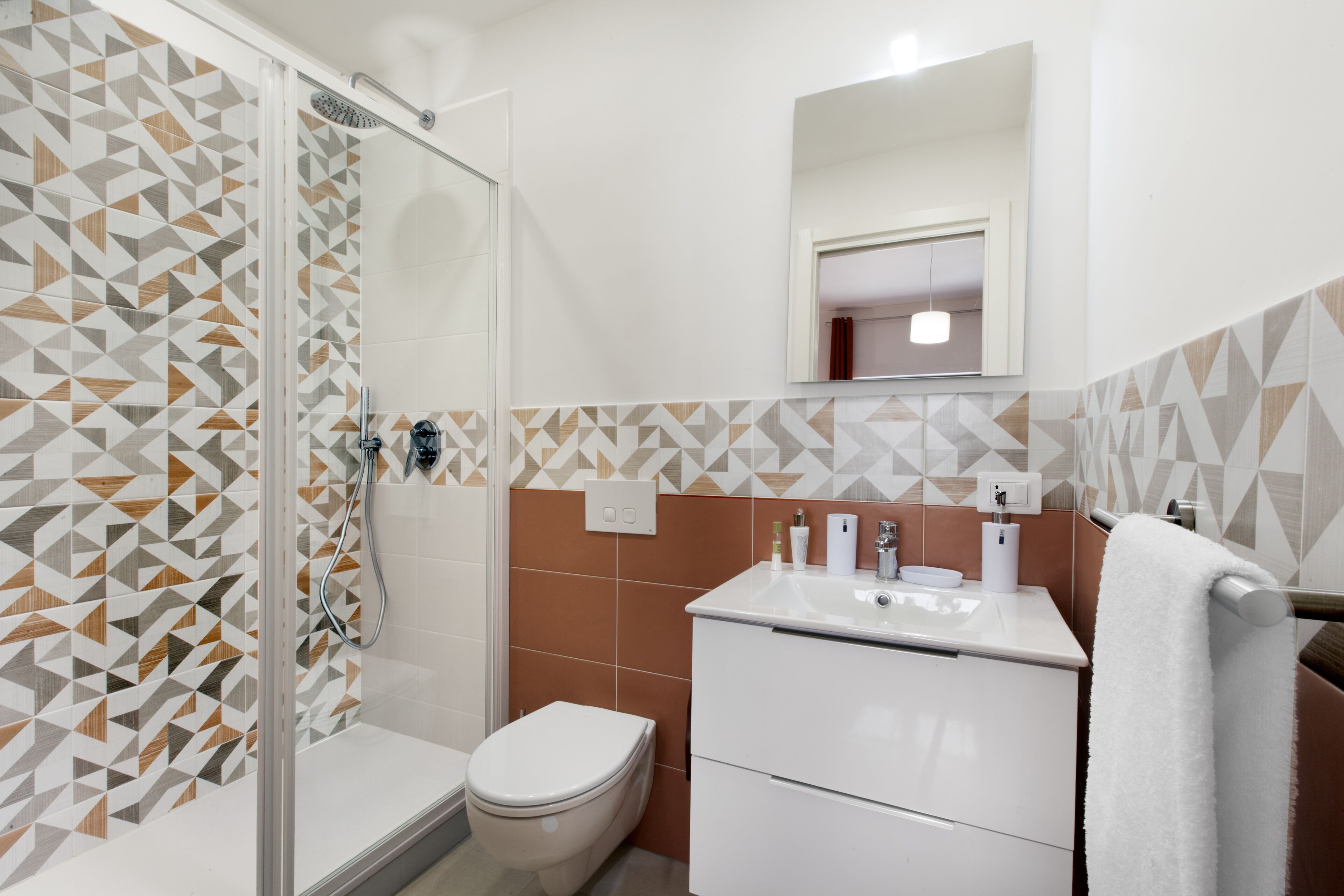 Doccia, asciugacapelli, asciugamani