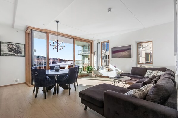 Smart TV, computer monitors - Amazing luxury apartment on the waterfront! 73m² (Oslo)