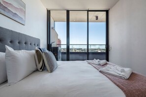 2 bedrooms, desk, iron/ironing board, WiFi