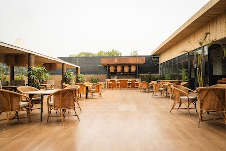 Bar (on property). Zone Connect by The Park Saket New Delhi