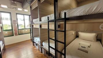 Family Room, Non Smoking, Shared Bathroom | Bed sheets