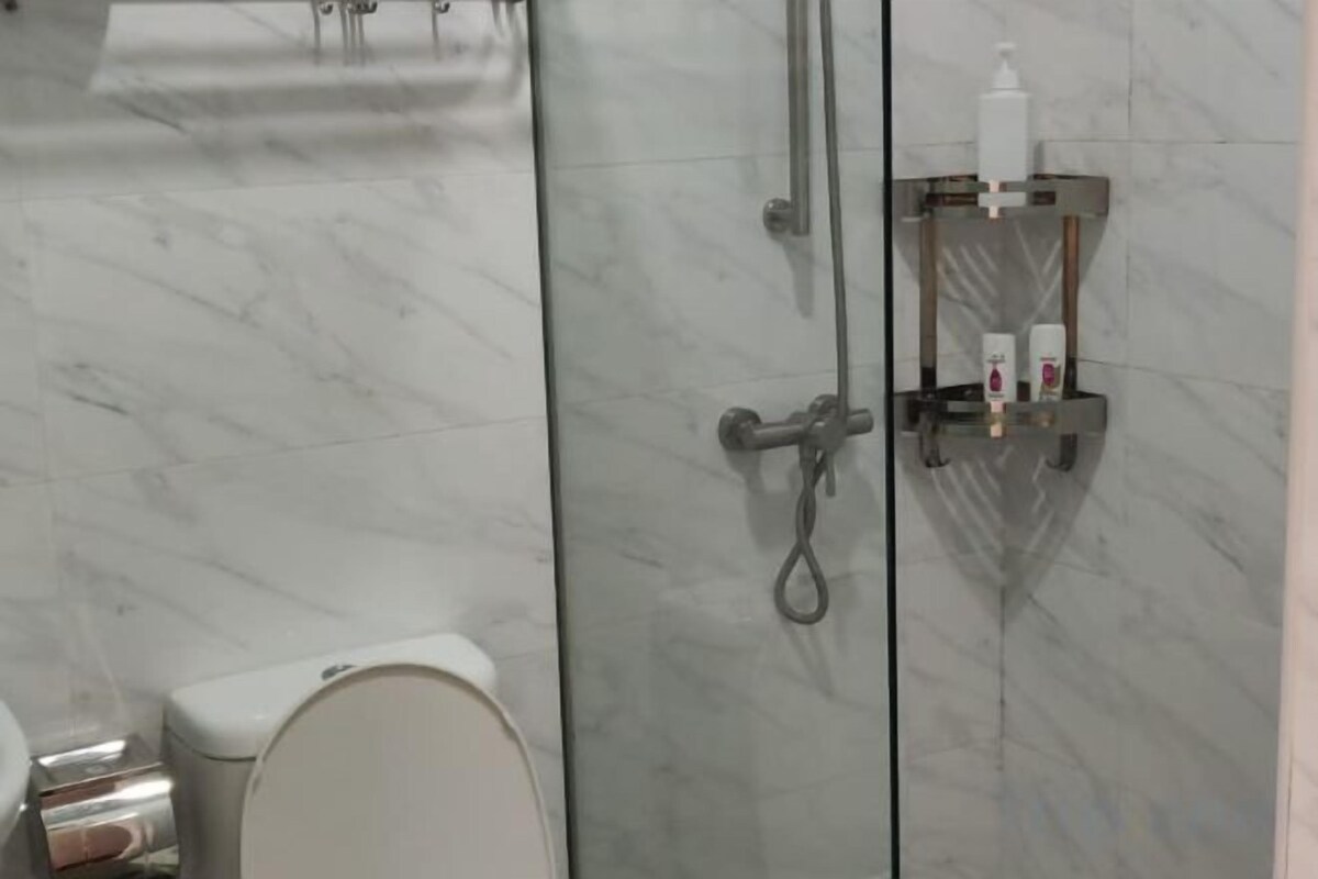 Baño | Secadora de cabello, bidet, toallas, shampoo 