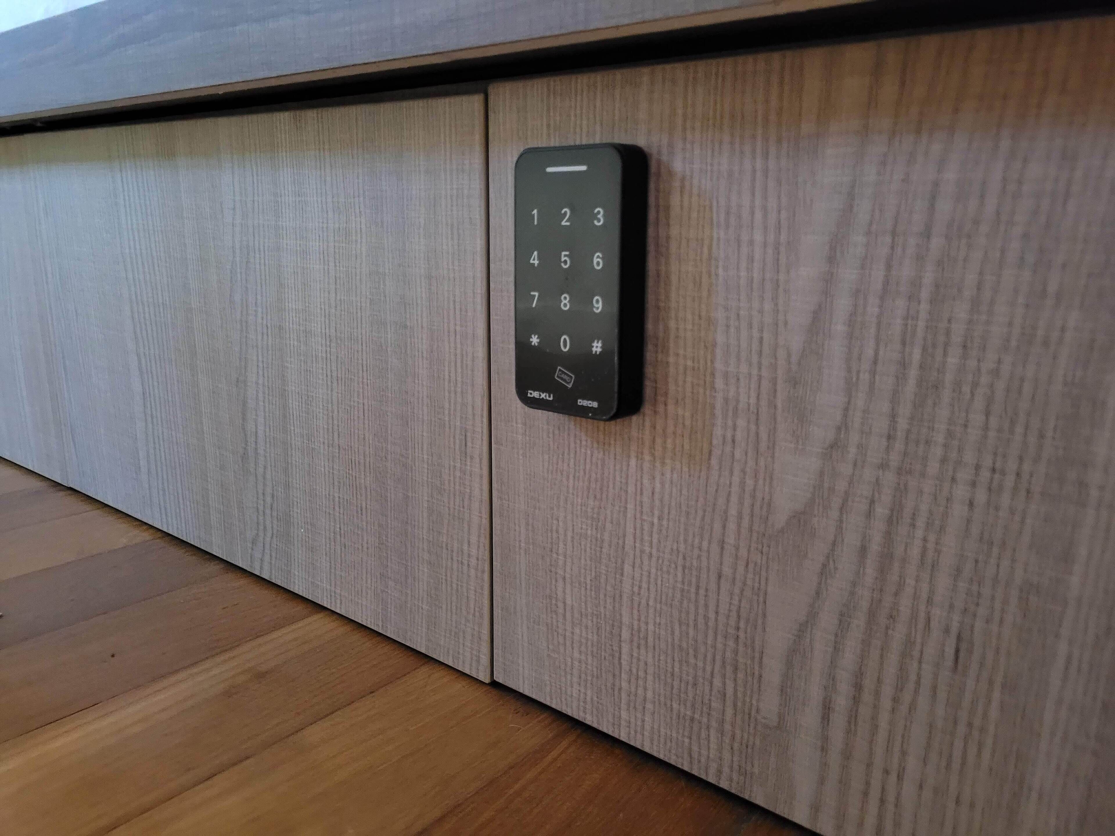 Photo - Wink at Upper Cross Street