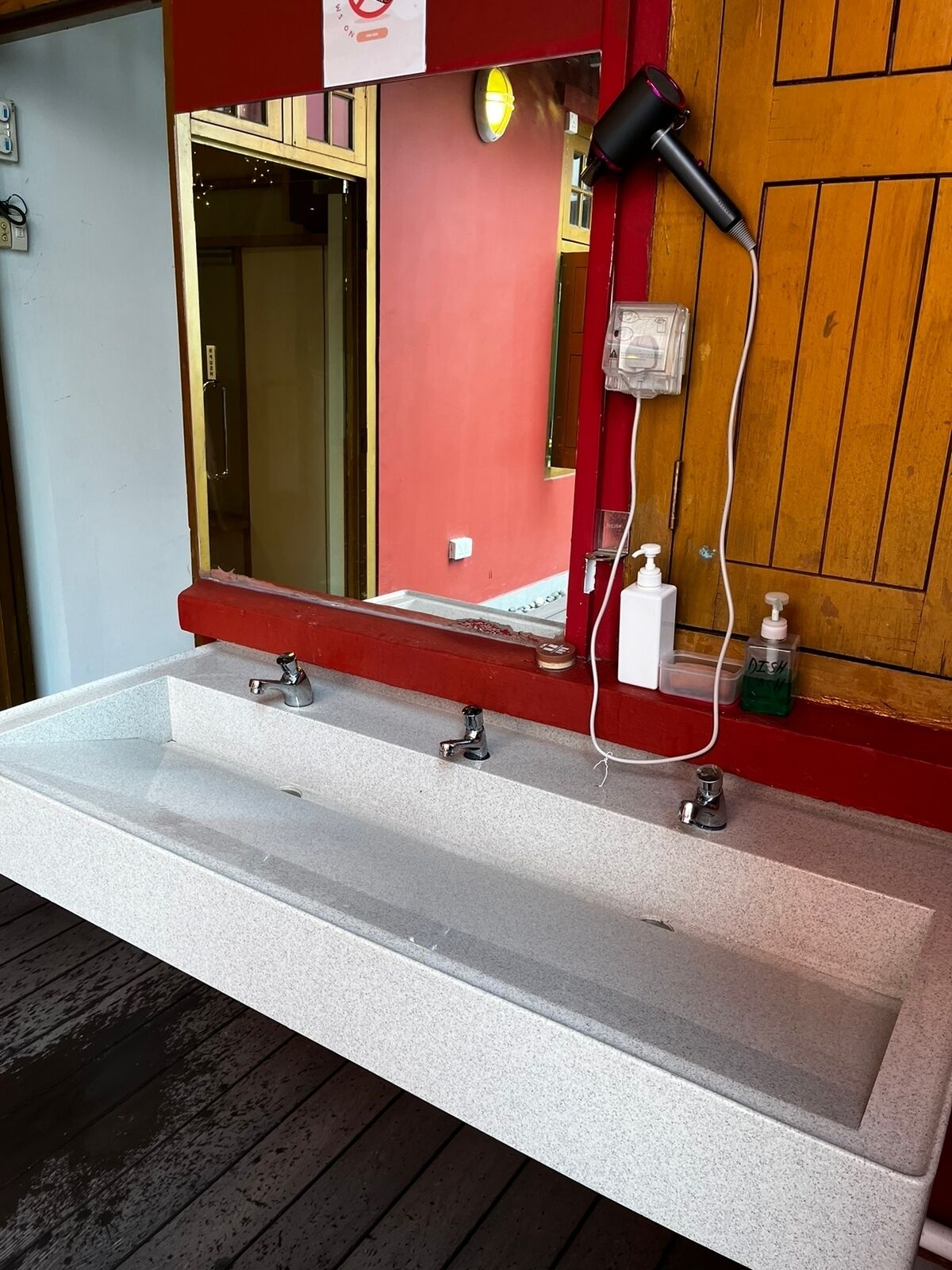 Photo - Wink at Upper Cross Street