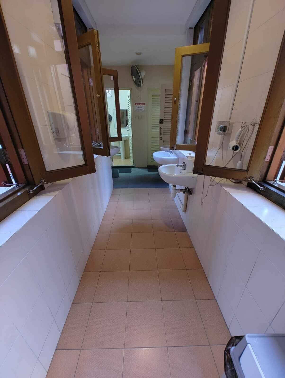 Photo - Wink at Upper Cross Street