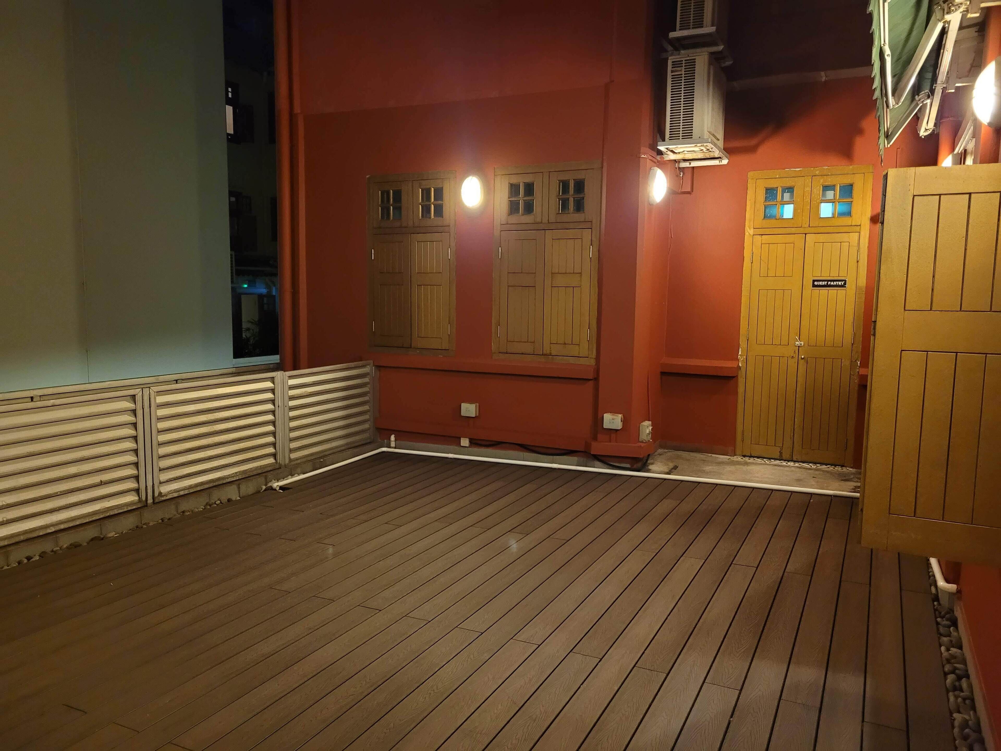 Photo - Wink at Upper Cross Street