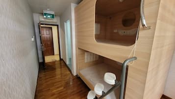 Family Room, 2 Queen Beds, Non Smoking, Private Bathroom | Bed sheets