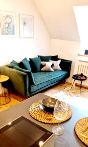 Smart TV, books, video library