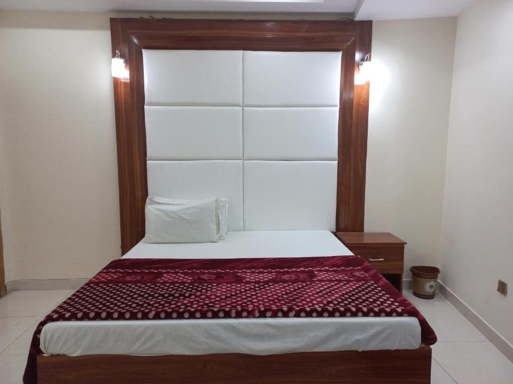 deluxe room | iron/ironing board, free wifi