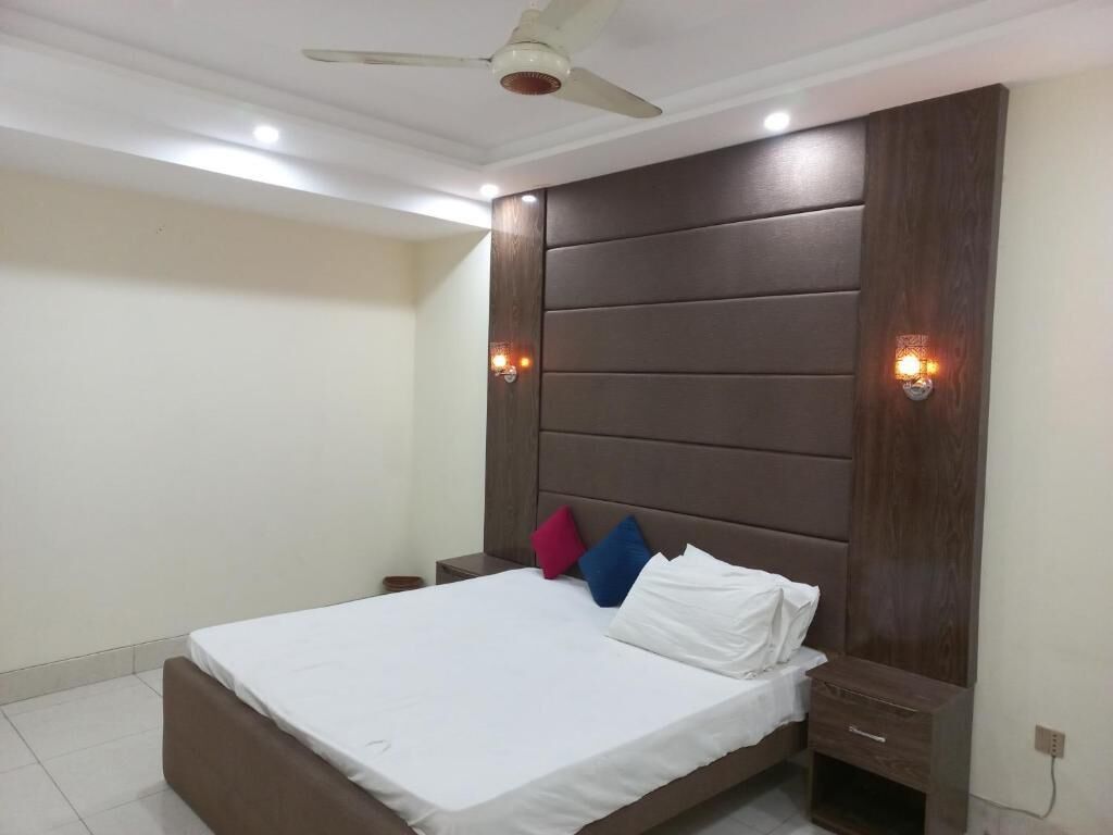 deluxe room | iron/ironing board, free wifi