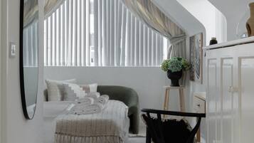 2 bedrooms, iron/ironing board, travel crib, free WiFi