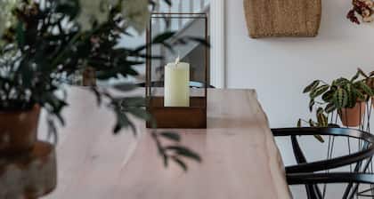 Design-Led- 2xSuper-King Beds- Ensuites- W Parking