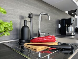 Kühlschrank, Ofen, Herdplatte, Geschirrspüler