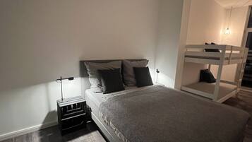 1 sovrum, strykjÀrn/strykbrÀda, gratis wi-fi och sÀngklÀder