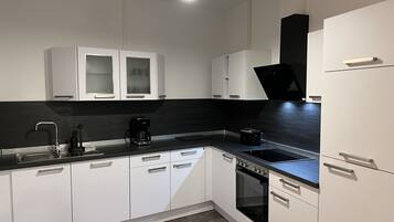 KylskÄp, ugn, spishÀll och diskmaskin