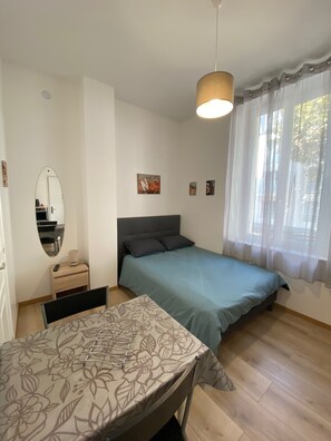 1 bedroom, iron/ironing board, travel cot, free WiFi
