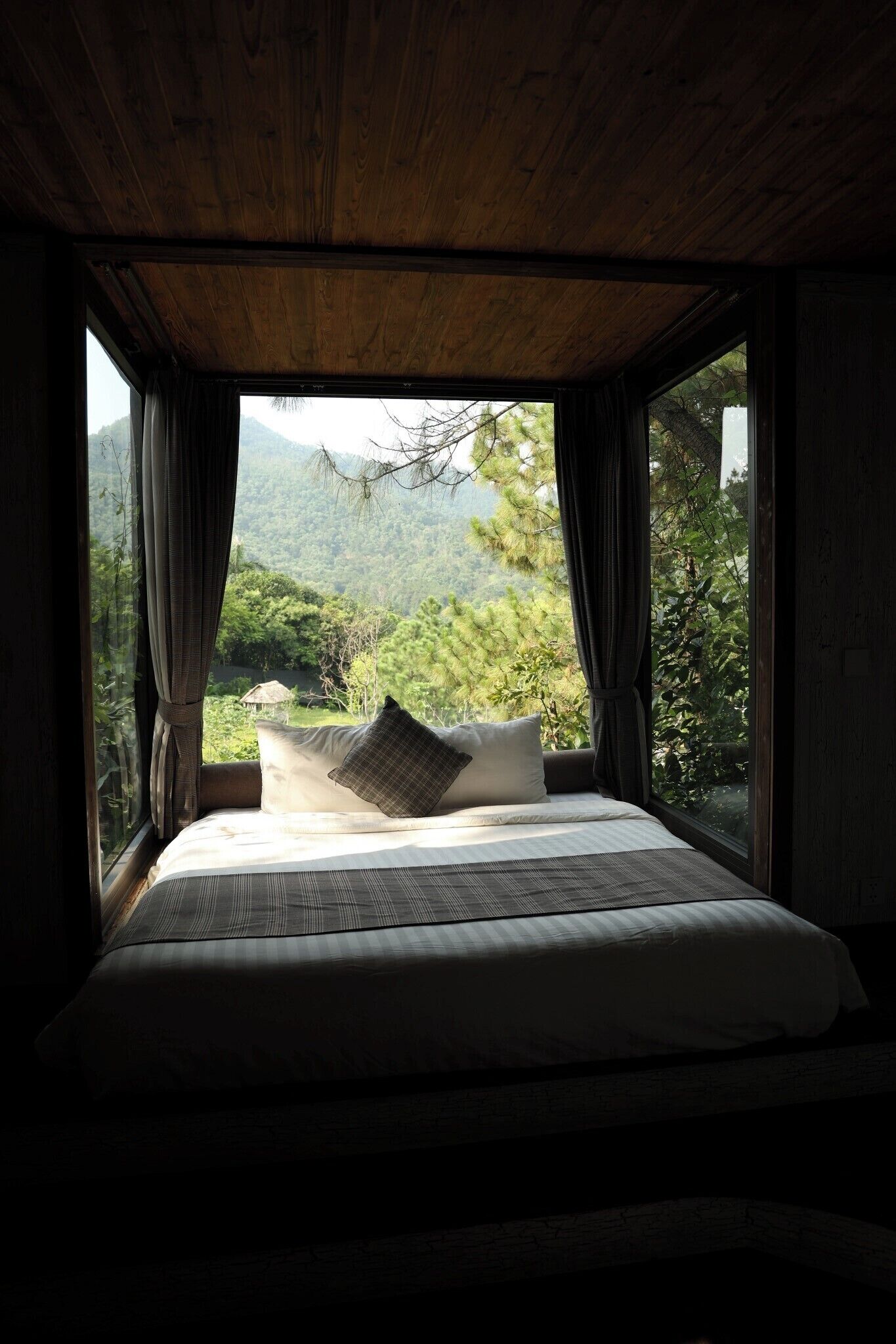 Deluxe Bungalow | Bar mini, peti besi dalam bilik, meja, langsir/tirai gelap terus 