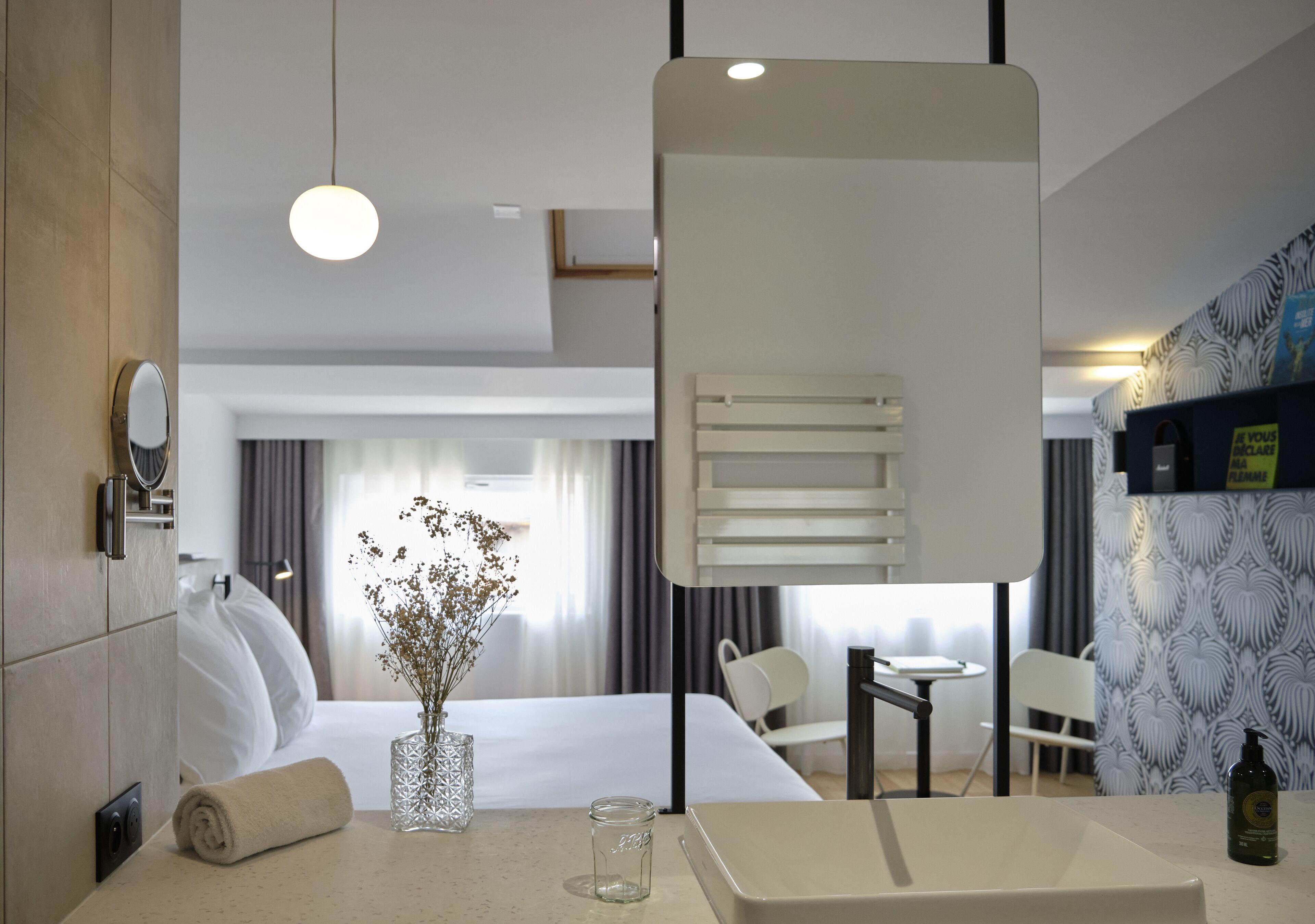 Habitación doble superior | Baño | Regadera, amenidades de baño gratuitas, secadora de cabello, batas 