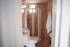 Badewanne, Whirlpool, Haartrockner, Bidet