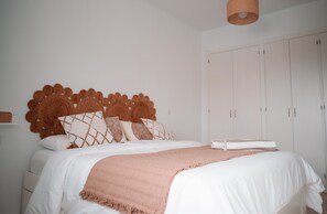 2 bedrooms, iron/ironing board, free WiFi, bed sheets
