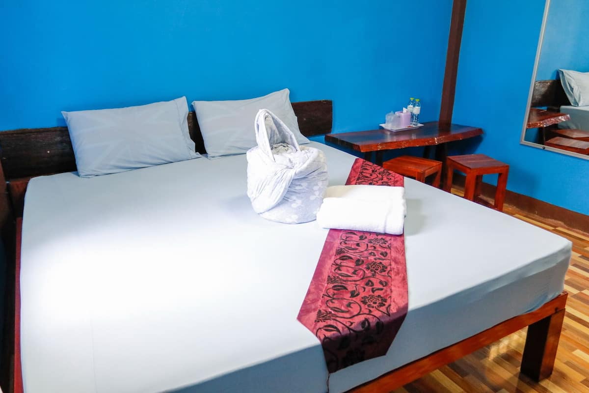 Standard Room | Individually furnished, desk, free WiFi, bed sheets