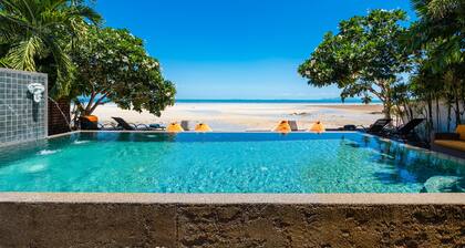 Beachfront Villa Private Beach & Pool 3 Ensuite Bedrooms Housekeeper included