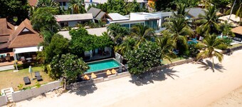 Beachfront Villa Private Beach & Pool 3 Ensuite Bedrooms Housekeeper included