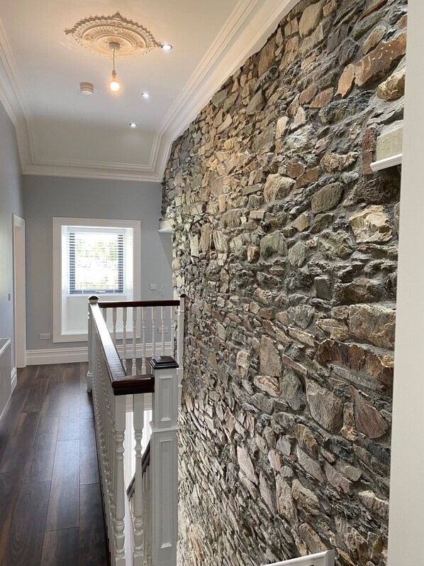 Interior - Beautifully renovated 4 Bed Detached House (Clonmany)