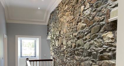 Beautifully renovated 4 Bed Detached House