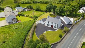 Exterior - Beautifully renovated 4 Bed Detached House (Clonmany)