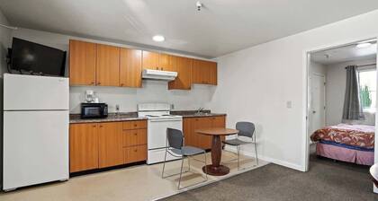 (Cozy studio, 1BED, 1BA, w/ kitchen)