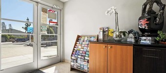 (Cozy studio, 2BED, 1BA, No kitchen)