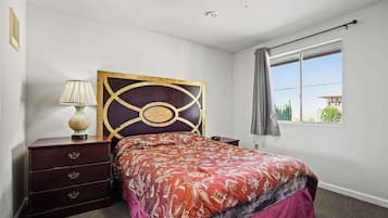 1 habitación, tabla de planchar con plancha y wifi